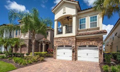 Luxury Private Villa with Large Pool on Reunion Resort and Spa Orlando Villa 4588 - image 2