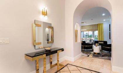 Luxury Private Villa with Large Pool on Reunion Resort and Spa Orlando Villa 4635 - image 7