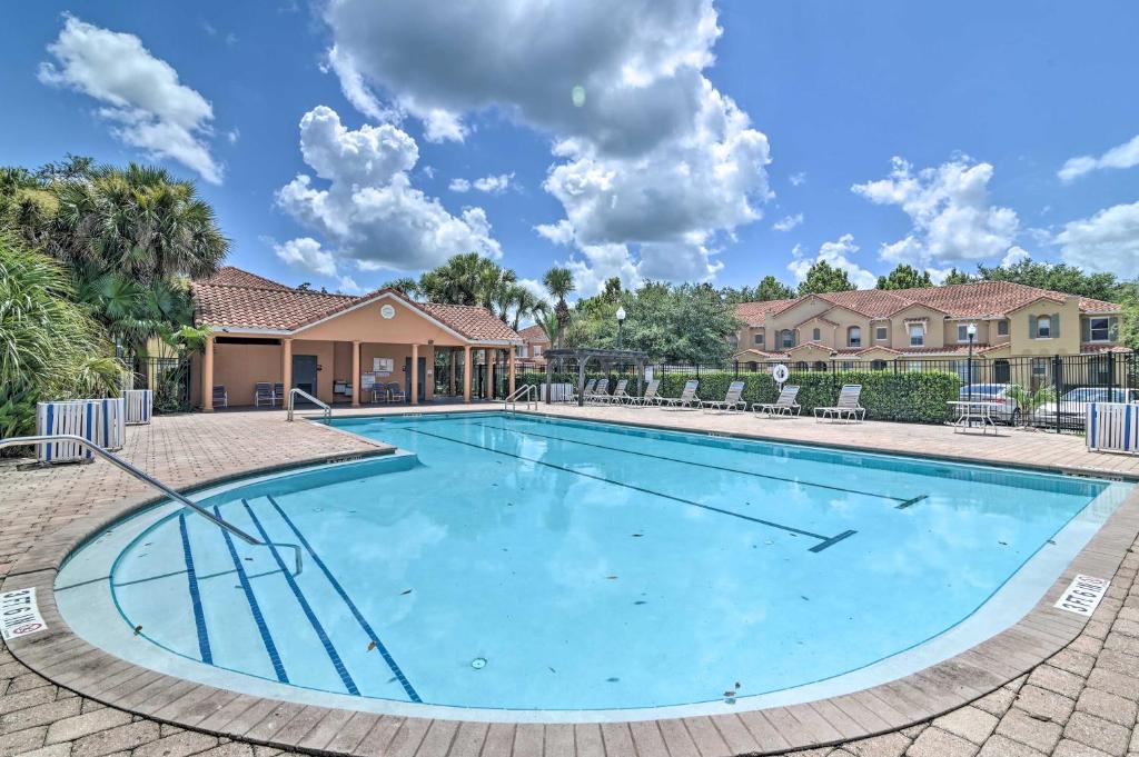 Classy Kissimmee Townhome about 2 Mi to Disney! - main image