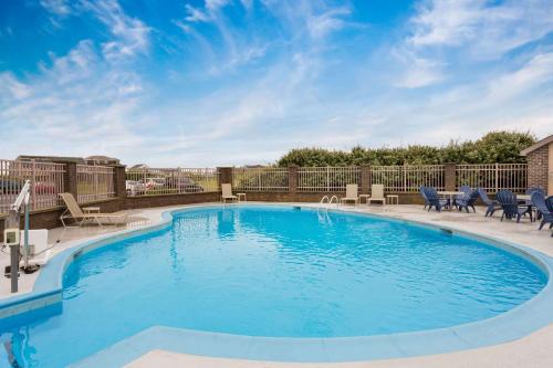 Baymont by Wyndham Kitty Hawk Outer Banks - image 3