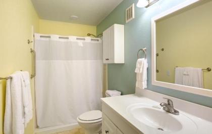 Exquisite Seaside Vacation Villa in Kitty Hawk - One Bedroom Villa #2 - image 10