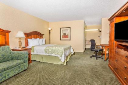 Days Inn by Wyndham Klamath Falls - image 10