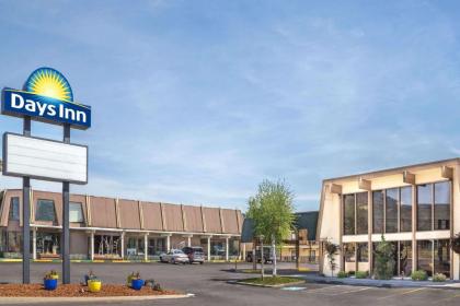 Days Inn by Wyndham Klamath Falls - image 15