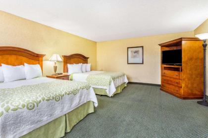 Days Inn by Wyndham Klamath Falls - image 6