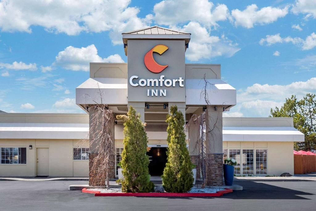 Comfort Inn & Suites Klamath Falls - image 2