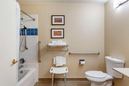 Comfort Inn & Suites Klamath Falls - image 9