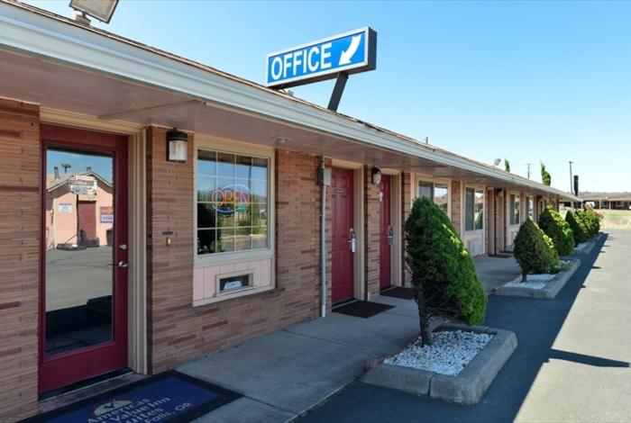 Americas Best Value Inn & Suites Klamath Falls - image 4