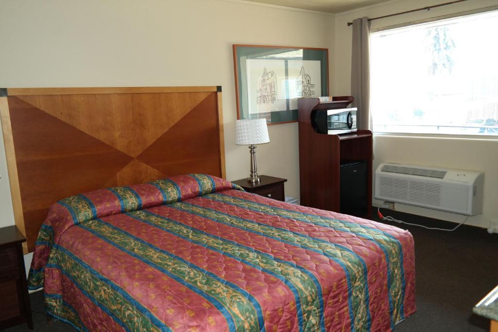 River Park Inn - image 7