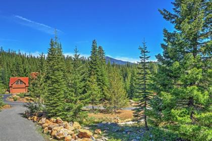 Bright Klamath Falls Cabin with Deck and Mtn Views! - image 8