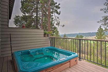 Airy Resort-Style Klamath Falls Townhome with Deck! - image 3