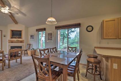 Airy Resort-Style Klamath Falls Townhome with Deck! - image 6