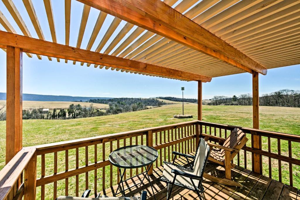 The Lodge Klingerstown Home on 180-Acre Farm! - main image