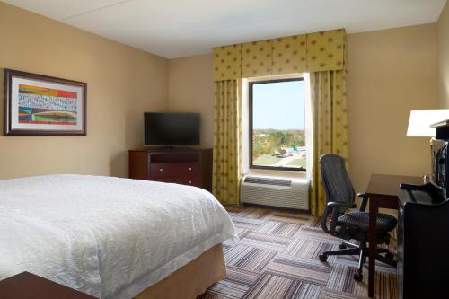 Hampton Inn Knoxville-East - image 2