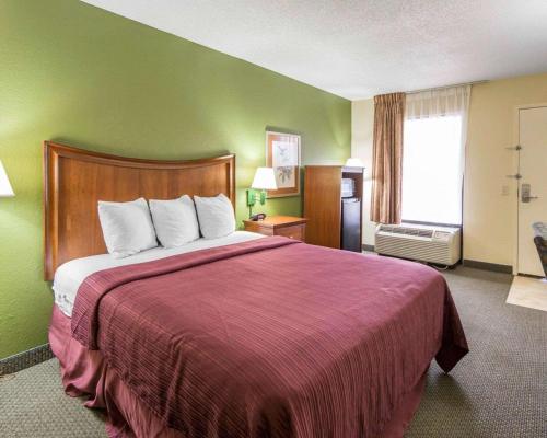 Quality Inn Merchants Drive - image 3