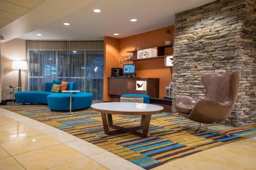 Fairfield Inn & Suites by Marriott Knoxville/East - main image