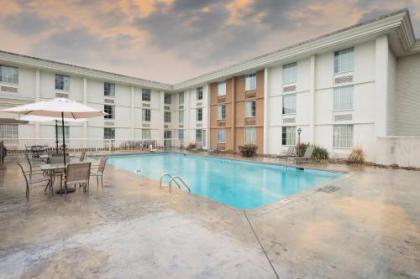 Red Roof Inn Knoxville Central – Papermill Road - image 1