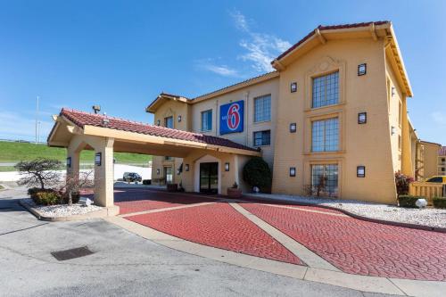 Motel 6-Knoxville TN - main image