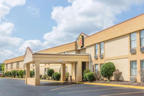 Super 8 by Wyndham Knoxville Downtown Area - main image