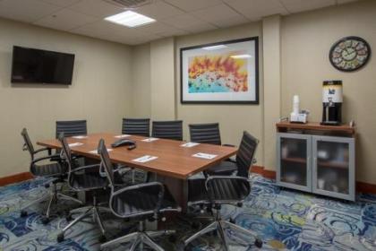 Hampton Inn & Suites Knoxville-Downtown - image 3