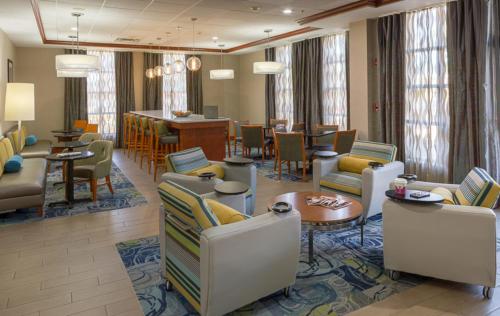 Hampton Inn & Suites Knoxville-Downtown - image 5