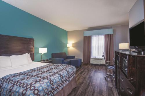 La Quinta by Wyndham Knoxville East - image 3