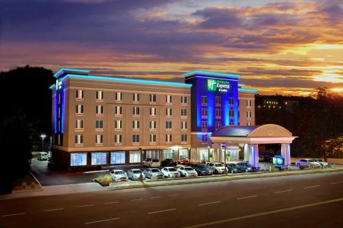 Holiday Inn Express Hotel & Suites Knoxville an IHG Hotel - main image