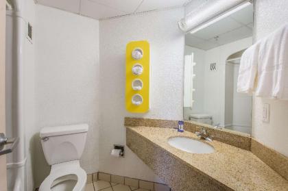 Americas Best Value Inn-Knoxville East - image 4