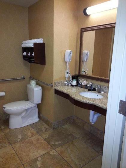 Hampton Inn & Suites Sevierville at Stadium Drive - image 15