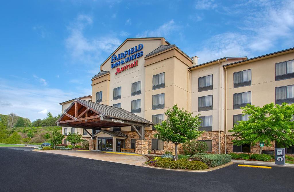 Fairfield Inn & Suites Kodak - main image