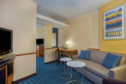 Fairfield Inn & Suites Kodak - image 4