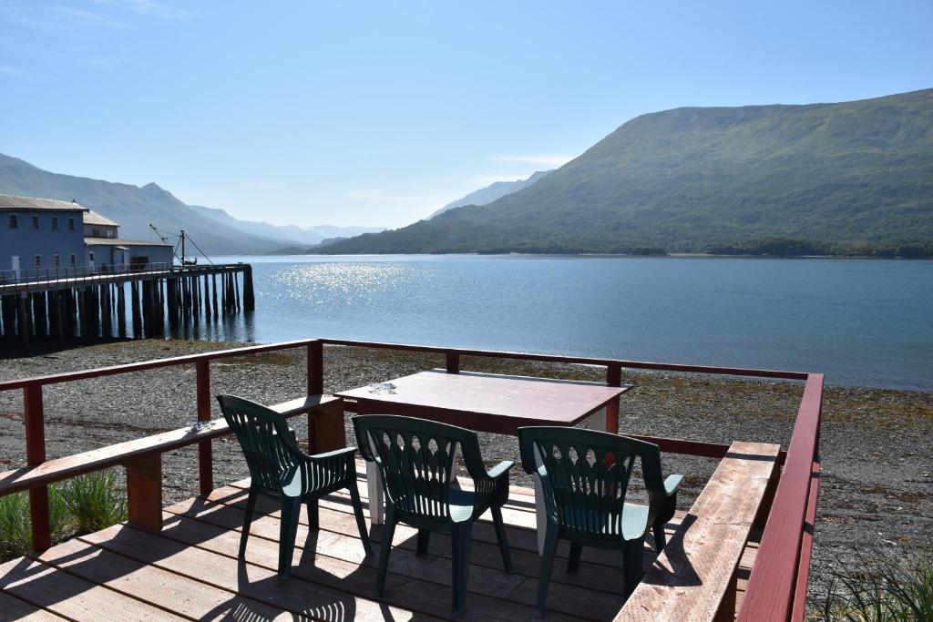 Zachar Bay Lodge - image 5