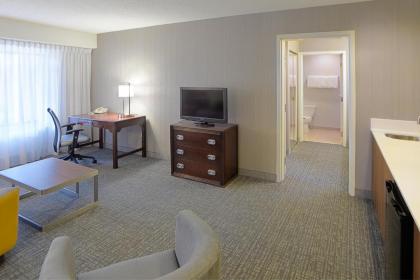 Courtyard by Marriott Kokomo - image 5