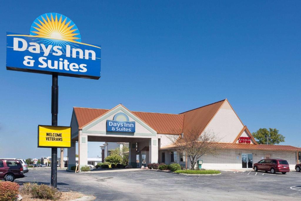 Days Inn & Suites by Wyndham Kokomo - main image