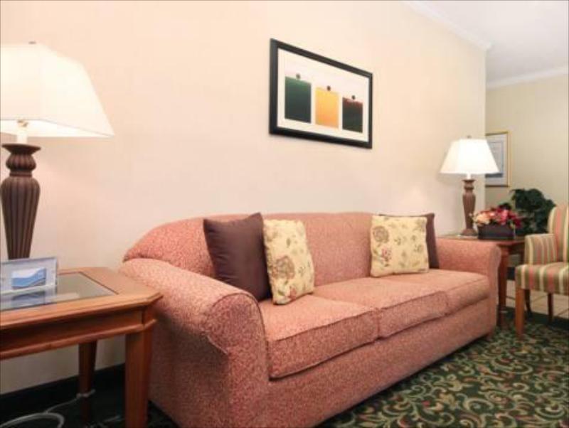 Quality Inn & Suites - image 2