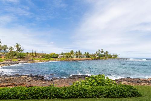 Kuhio Shores - main image