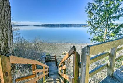 Cozy La Conner Home with Views and Deck Steps from Bay Washington