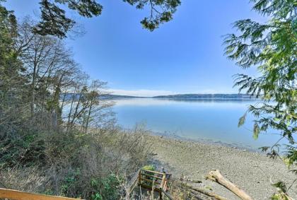 Cozy La Conner Home with Views and Deck Steps from Bay! - image 12