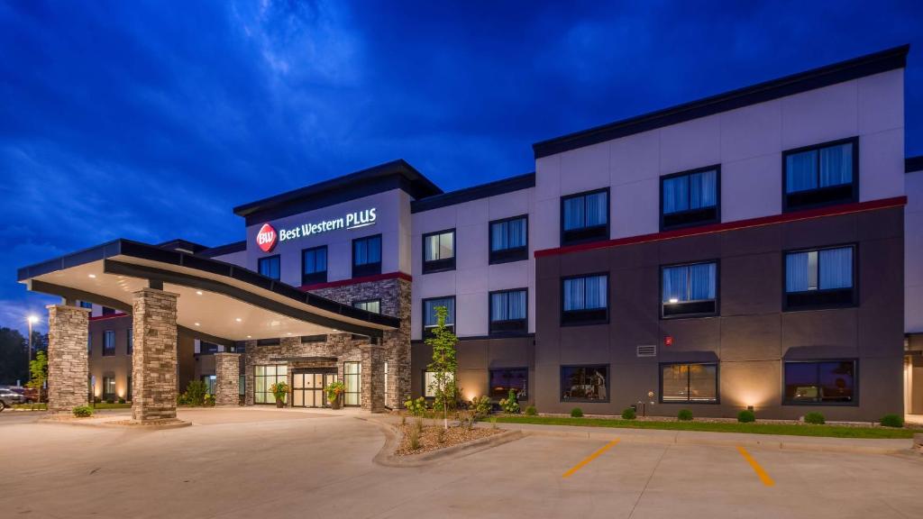 Best Western Plus at La Crescent Event Center - main image