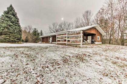 Rural La Crescent Home with Views on Minnesota Bluffs - image 5