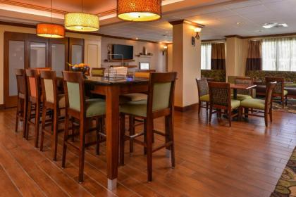 Hampton Inn South Hill - image 13