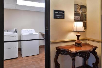 Hampton Inn South Hill - image 14