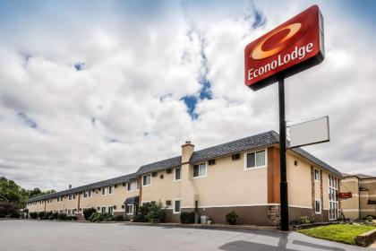 Econo Lodge La Crosse - image 9