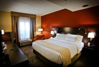 Holiday Inn & Suites Downtown La Crosse an IHG Hotel - image 15