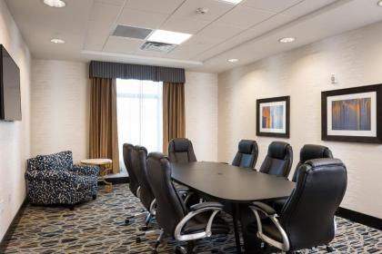 Hampton Inn and Suites La Crosse Downtown - image 11