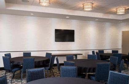 Hampton Inn and Suites La Crosse Downtown - image 13