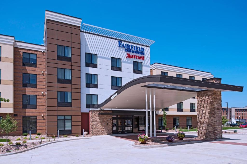 Fairfield Inn & Suites by Marriott La Crosse Downtown - main image