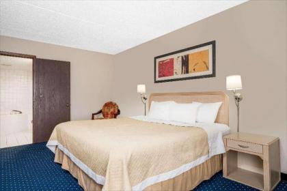 Norwood Inn & Suites La Crosse - image 14