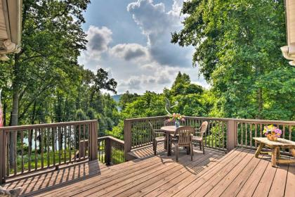 Duplex with Deck 30-Foot Boat Slip and Lake Views! - image 9