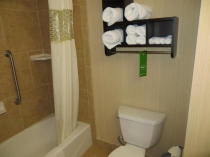 Hampton Inn La Grange - image 13