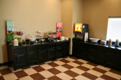 Hampton Inn La Grange - image 15